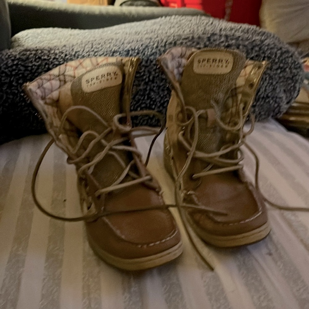 Sherry top siders hi tops women’s size 6